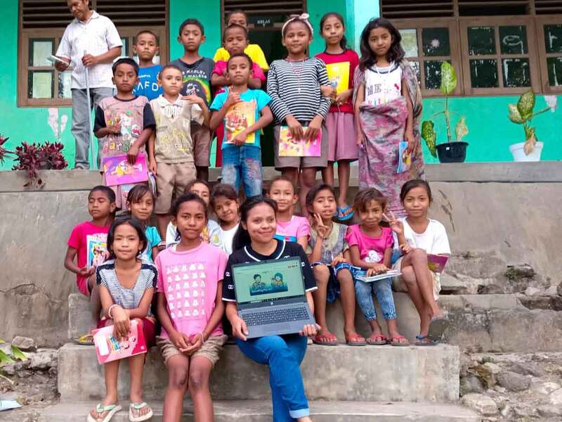 Our ambassador in Nusa Tenggara Timur, Indonesia, after a learning session with her students